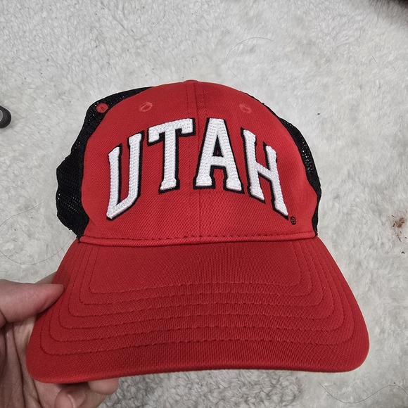 Under Armour Other - Under Armour Utah Utes Trucker Hat Snapback Cap Red Black Iso-Chill OSFA NCAA